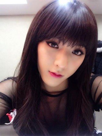 BTOB's Minhyuk dressing up as a girl/ Pann
