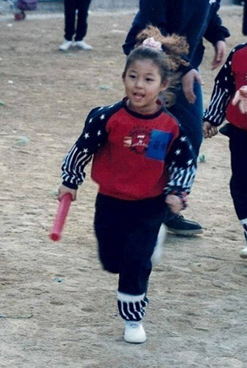 AOA's Seolhyun (Childhood photo)/ Dispatch