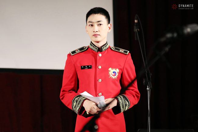 Eunhyuk plays the trumpet in the military band. 