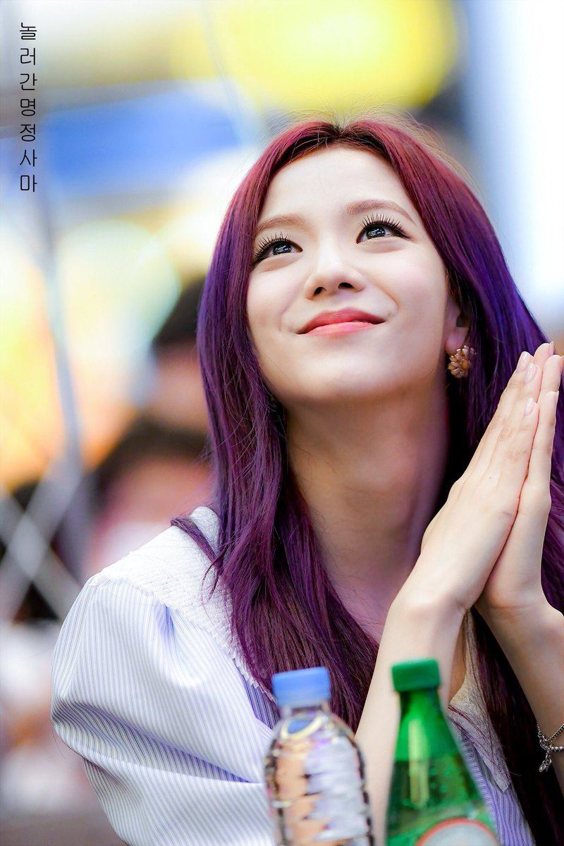 7 Photos of BLACKPINK Jisoo's Enchanting Purple Hair Will Put You Under