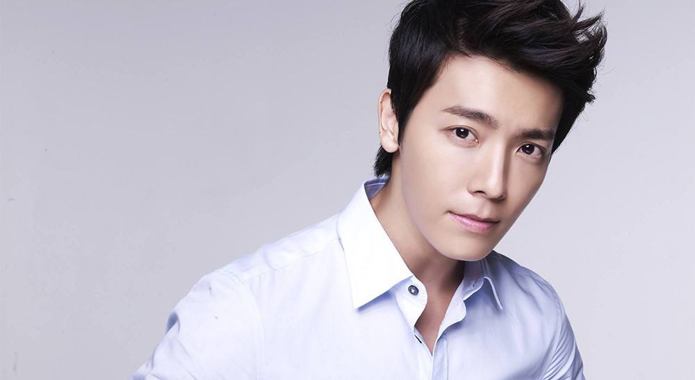 Super Junior's Donghae rumored to enlist in the military soon