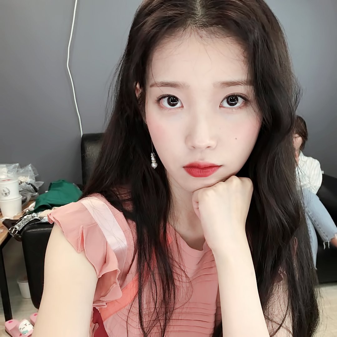 Fans Left Overwhelmed After Seeing These Gorgeous Selfies Taken By IU ...