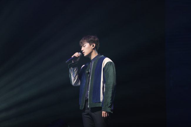 Image: Doojoon performing at Beautiful Night Special Fan Meeting in Hong Kong 2016 / Freez Ltd and Cube Entertainment