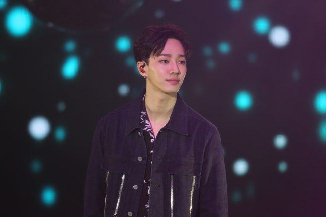 Image: Gikwang performing at Beautiful Night Special Fan Meeting in Hong Kong 2016 / Freez Ltd and Cube Entertainment