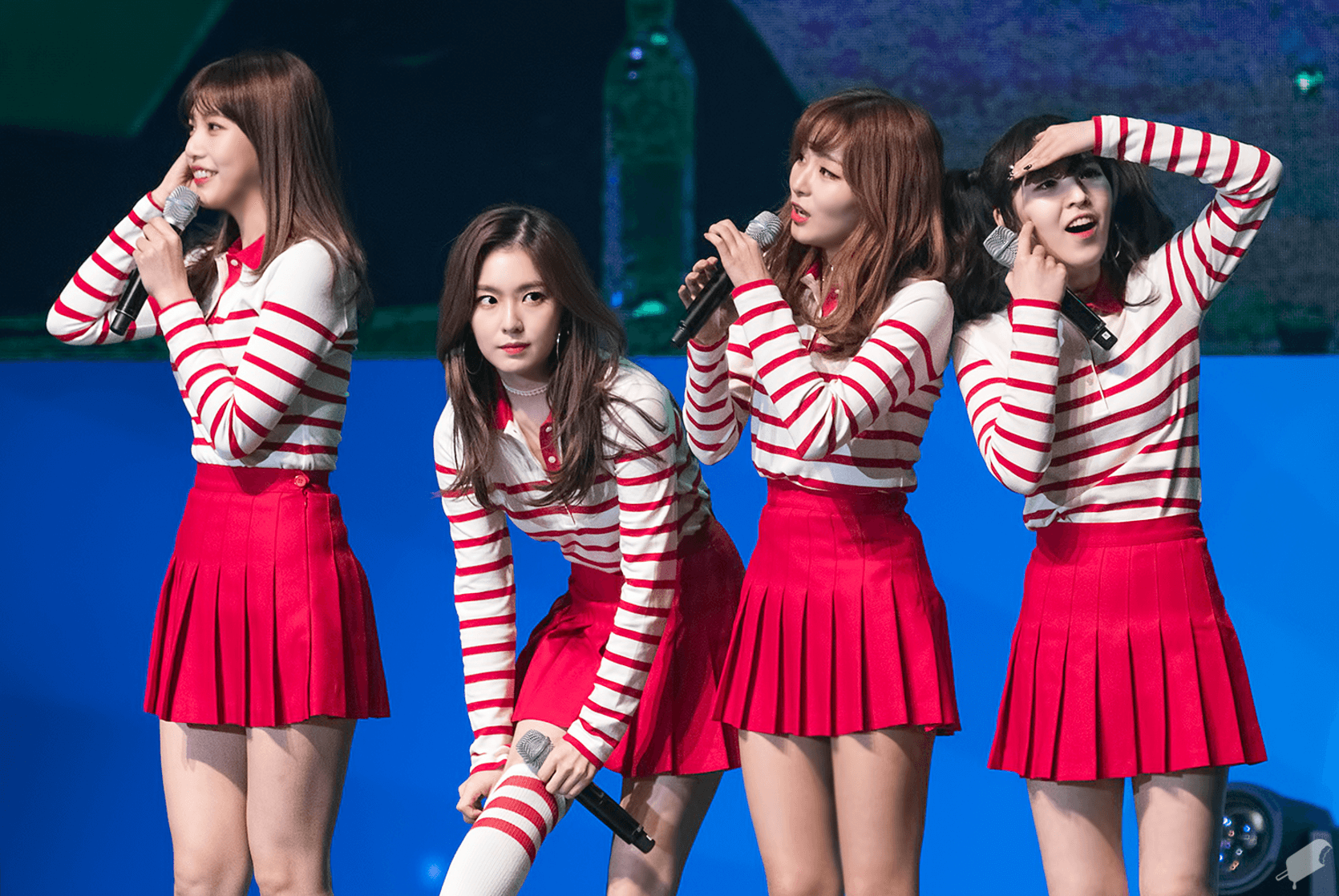 9 Amazing Photos Of Red Velvet's Christmas Mini Skirts