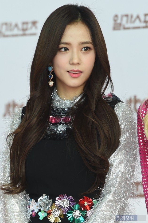 BLACKPINK Jisoo looks like a Disney Princess at Red Carpet — Koreaboo