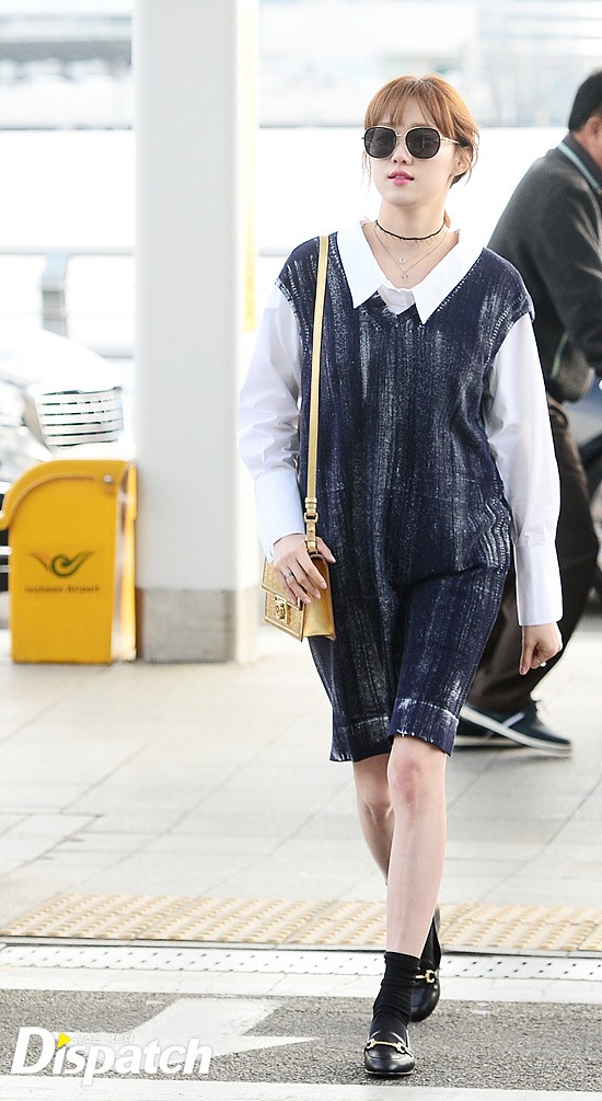 Lee Sung Kyung's airport fashion is proof of her 