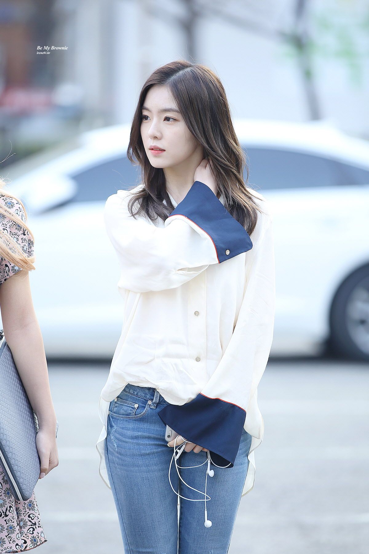 Koreans are saying Irene has a “reverse body figure