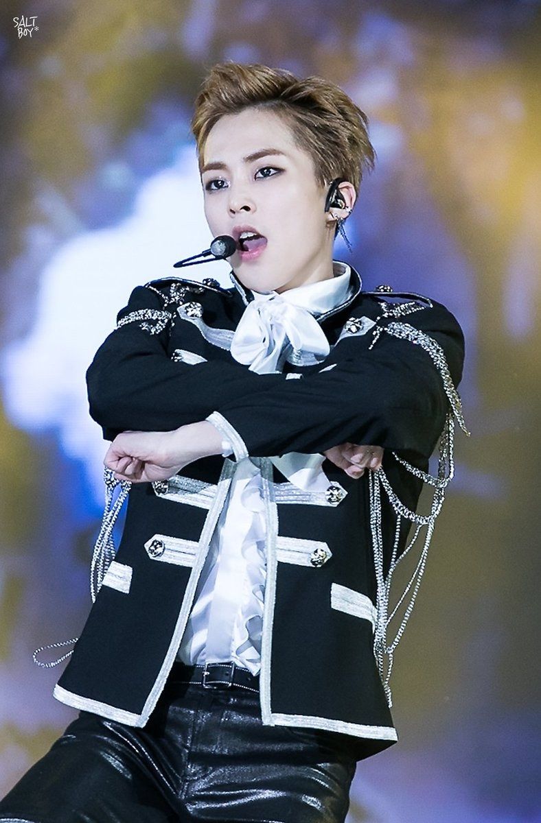EXO's Xiumin has gone from cute to studly in just 5 years ...
