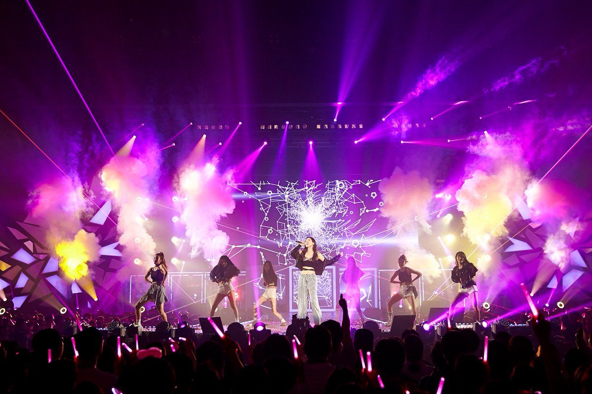 Тэён исполнила этот трек во время азиатского тура, лишь для корейских поклонников
