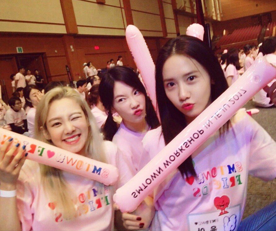 Girls’ Generation поделились фотографиями с семинара SMTOWN 2017 на Чеджу